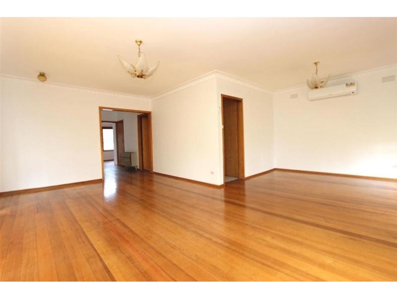 6 Bent Street, St Albans VIC 3021