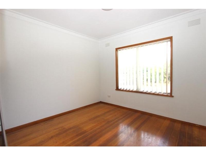 6 Bent Street, St Albans VIC 3021