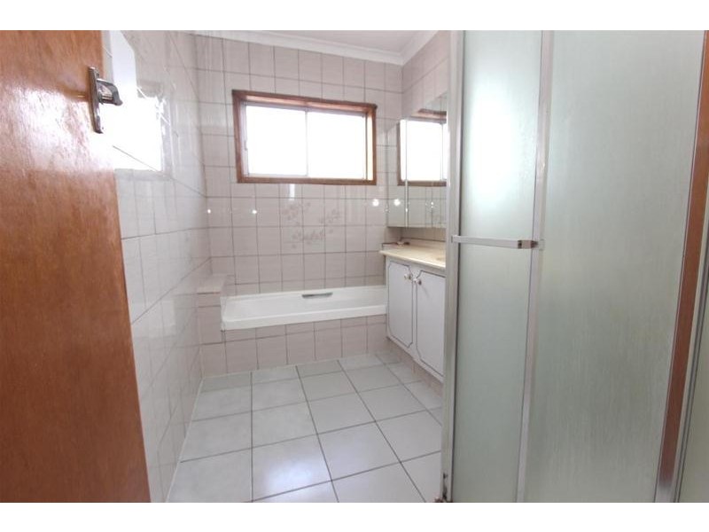 6 Bent Street, St Albans VIC 3021