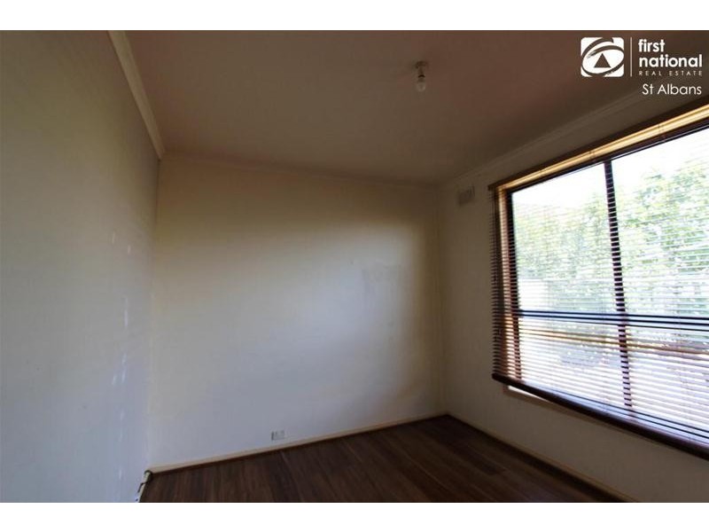 1 Manfred Avenue, St Albans VIC 3021
