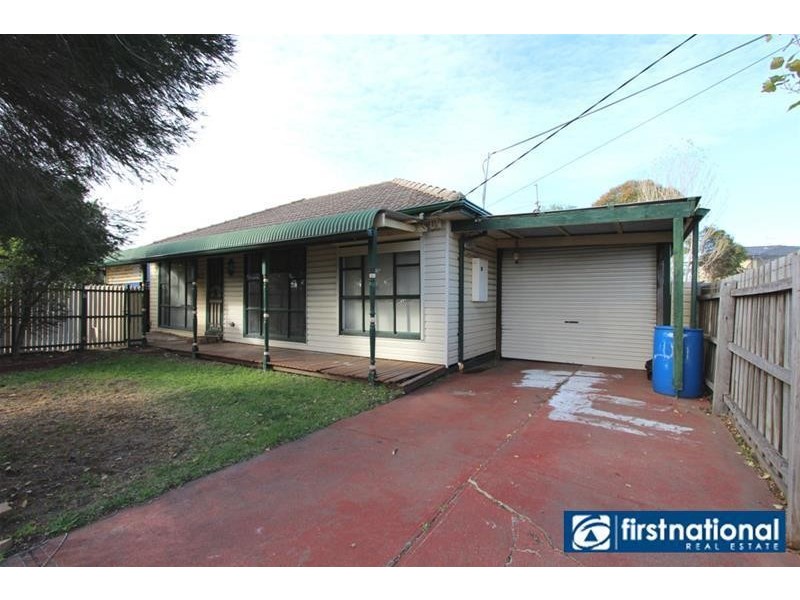 100 East Esplanade, St Albans VIC 3021