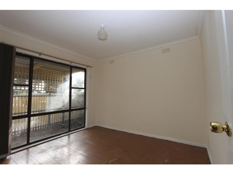 100 East Esplanade, St Albans VIC 3021