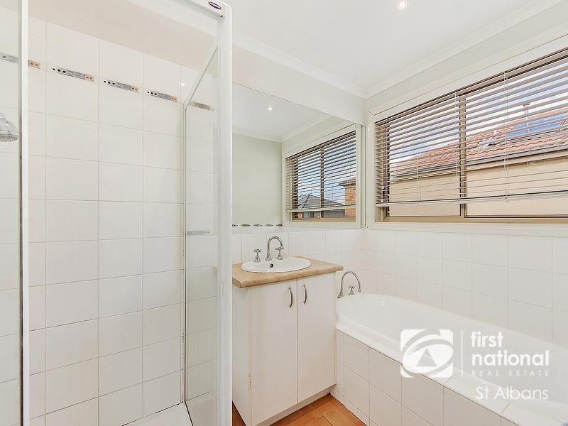 6 Celendine Place, Hillside VIC 3037