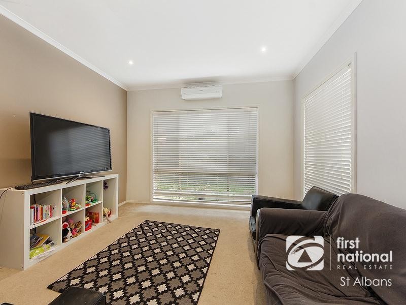 6 Celendine Place, Hillside VIC 3037