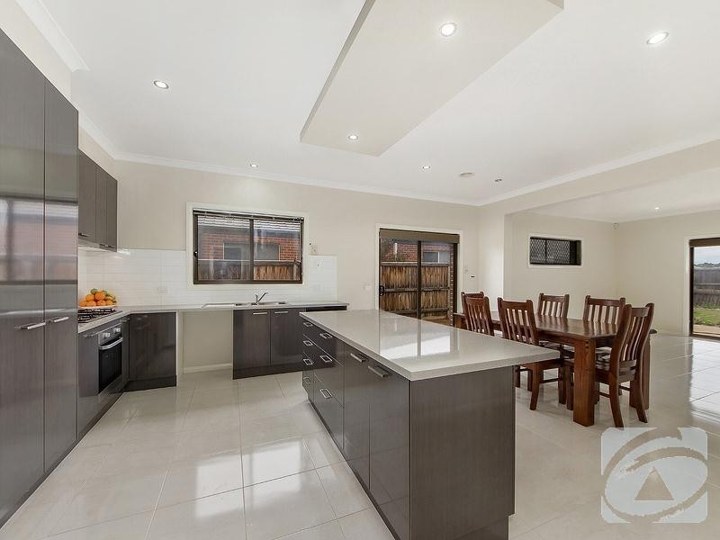 44 Pinrush Road, Brookfield VIC 3338