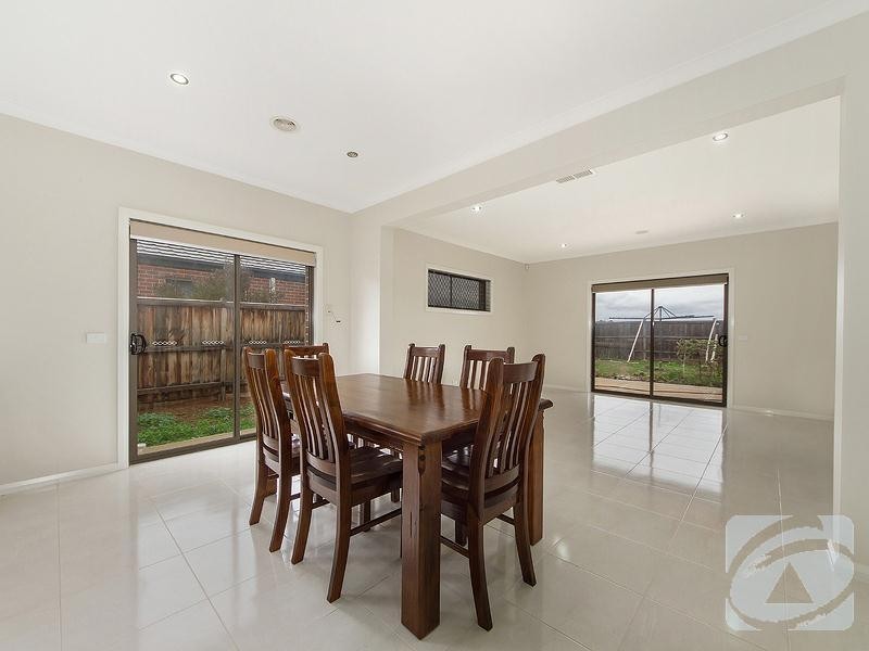 44 Pinrush Road, Brookfield VIC 3338