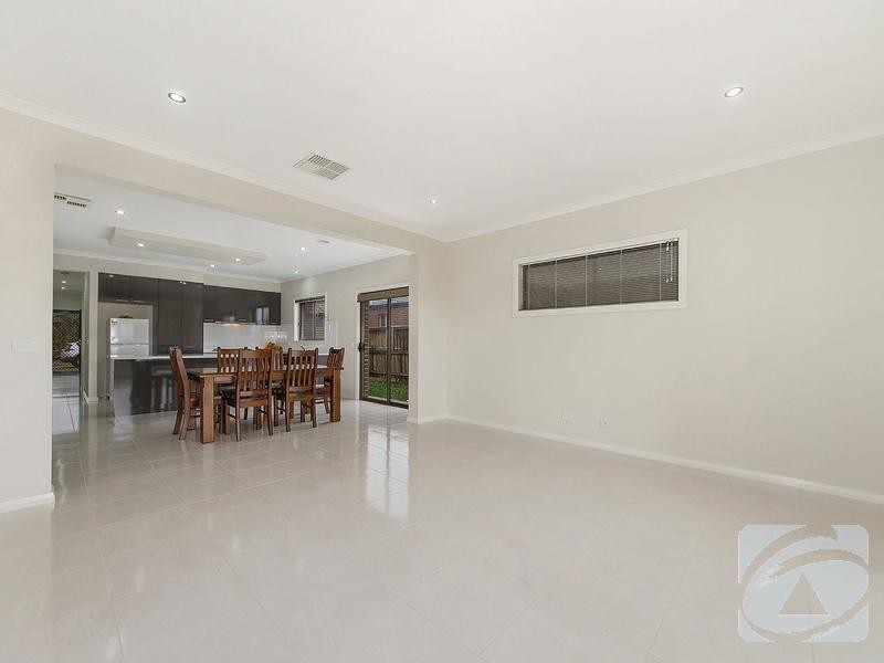 44 Pinrush Road, Brookfield VIC 3338