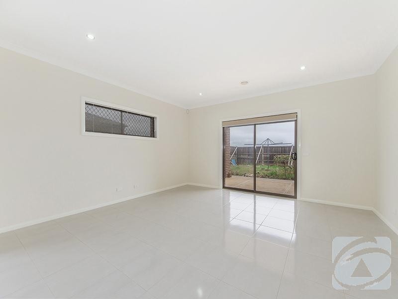 44 Pinrush Road, Brookfield VIC 3338