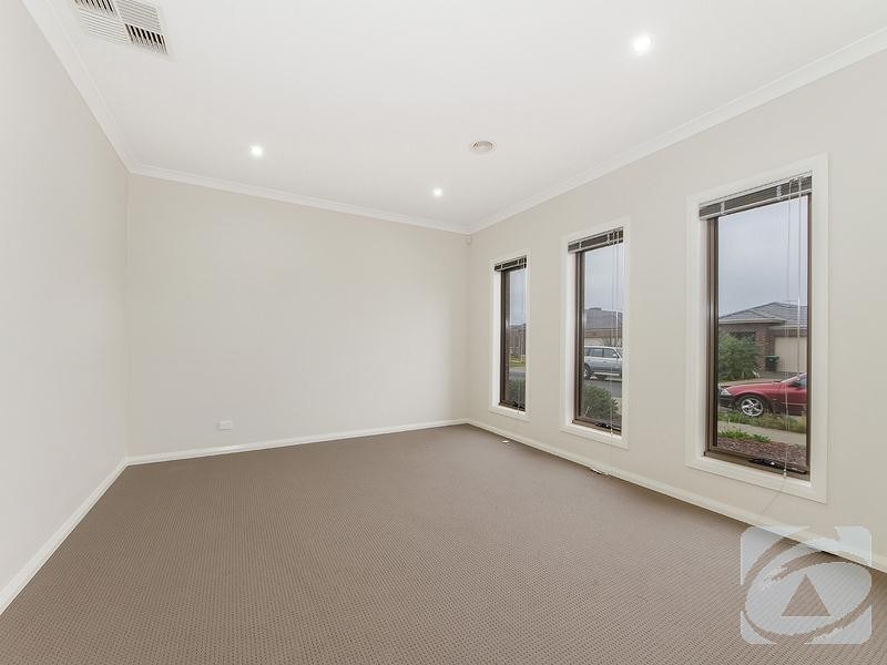 44 Pinrush Road, Brookfield VIC 3338