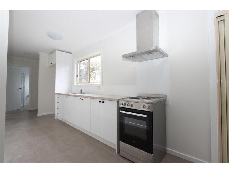 10A Mullhall Drive, St Albans VIC 3021