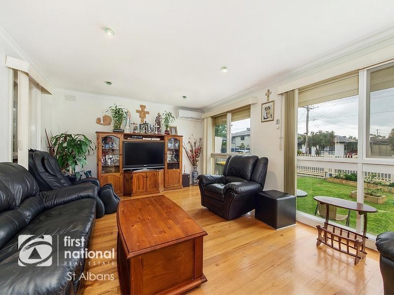 39 Pottenger Way, St Albans VIC 3021