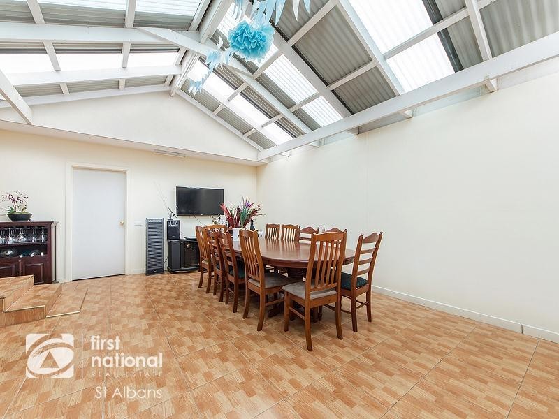 39 Pottenger Way, St Albans VIC 3021