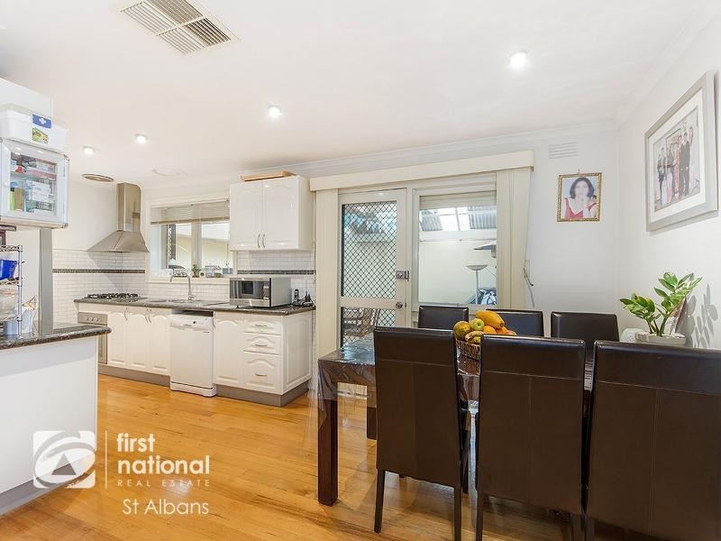 39 Pottenger Way, St Albans VIC 3021