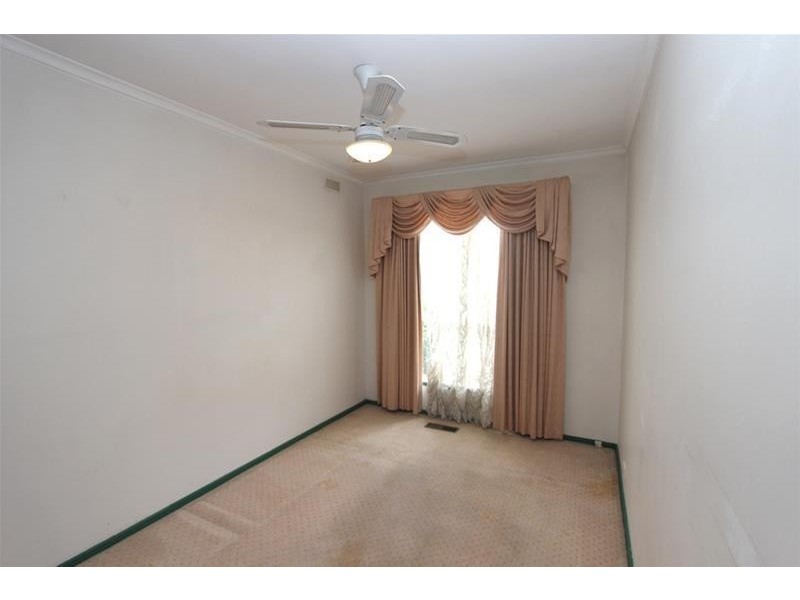 97 Clarke Avenue, St Albans VIC 3021