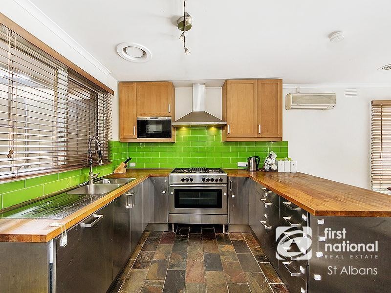 1 Garry Court, Kings Park VIC 3021