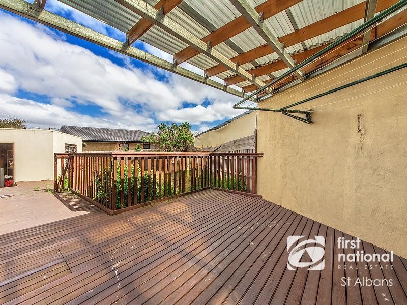 1 Garry Court, Kings Park VIC 3021