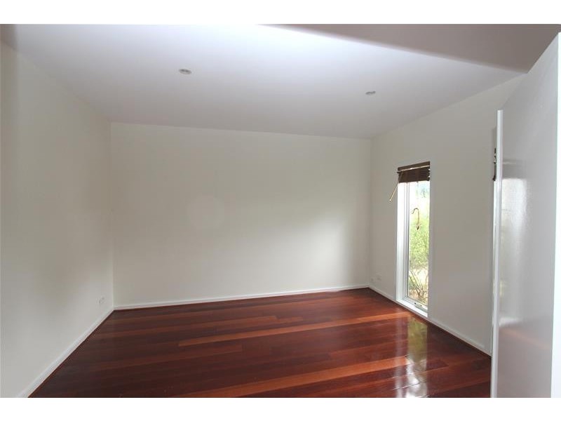 8 Lavender Park Road, Cairnlea VIC 3023