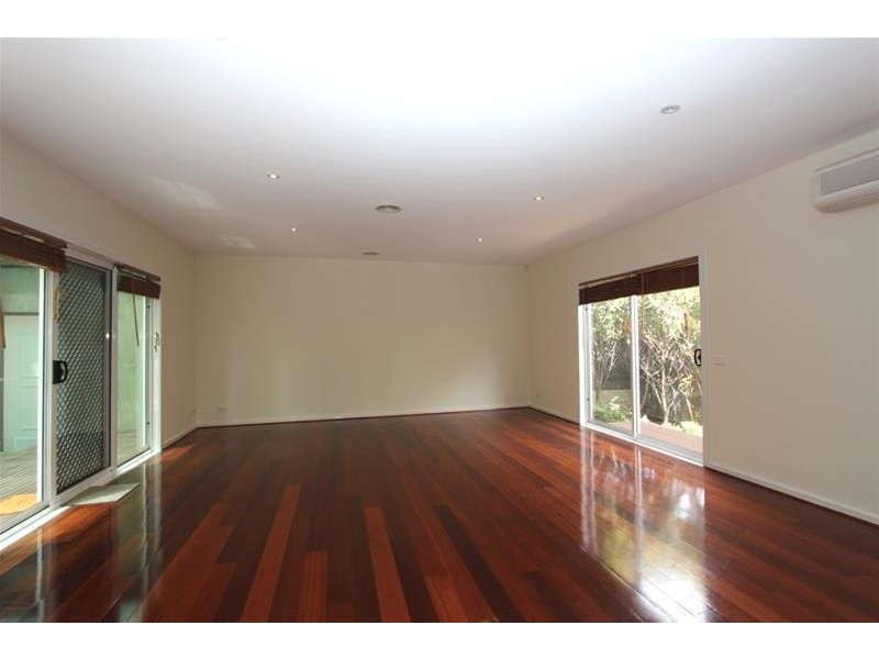 8 Lavender Park Road, Cairnlea VIC 3023