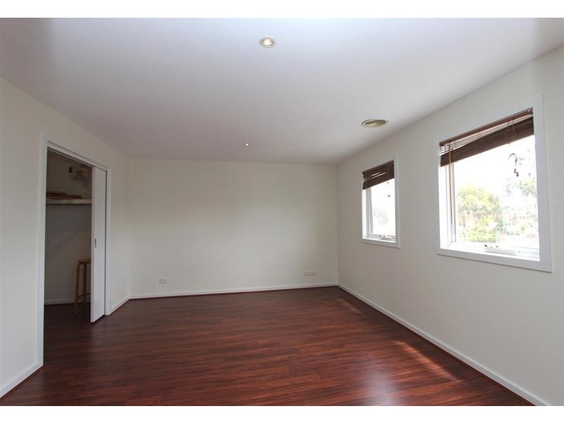 8 Lavender Park Road, Cairnlea VIC 3023