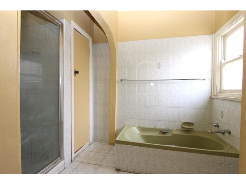 40 Clarke Avenue, St Albans VIC 3021