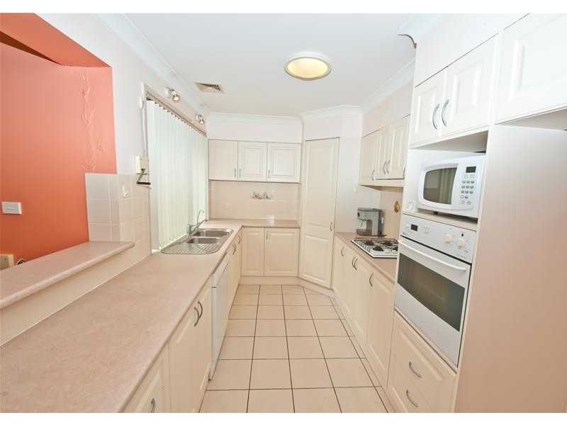 8 Rabett  Crescent, Horningsea Park NSW 2171