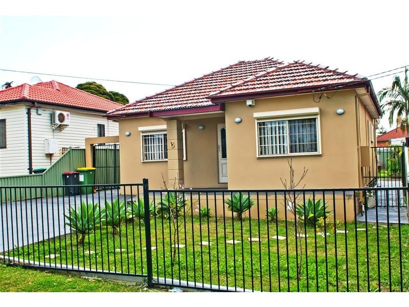 6 York Street, Condell Park NSW 2200