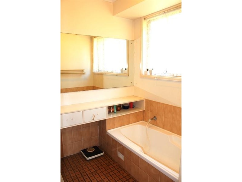 48 Bossley Road, Bossley Park NSW 2176