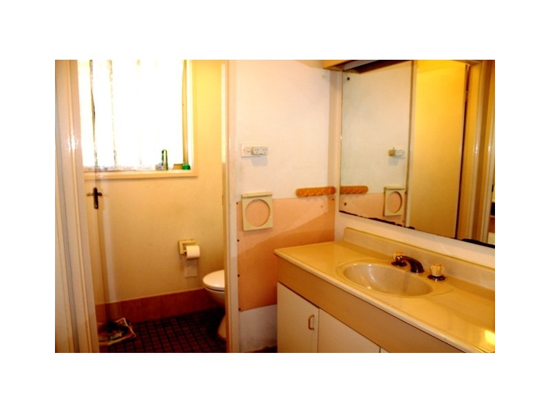 48 Bossley Road, Bossley Park NSW 2176