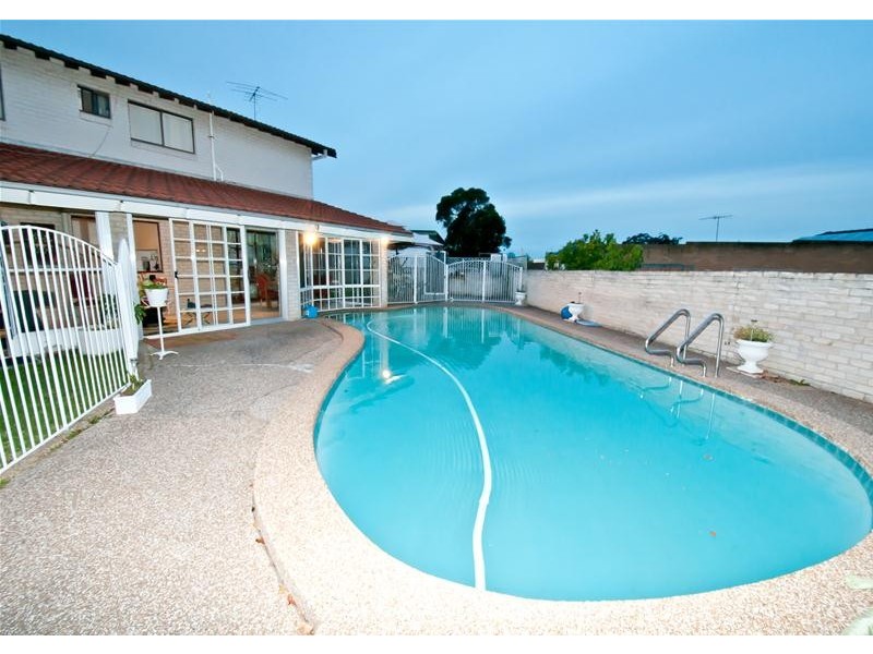 Fairfield West NSW 2165