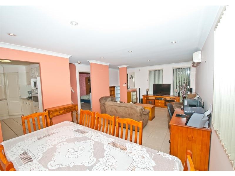 8 Rabett  Crescent, Horningsea Park NSW 2171