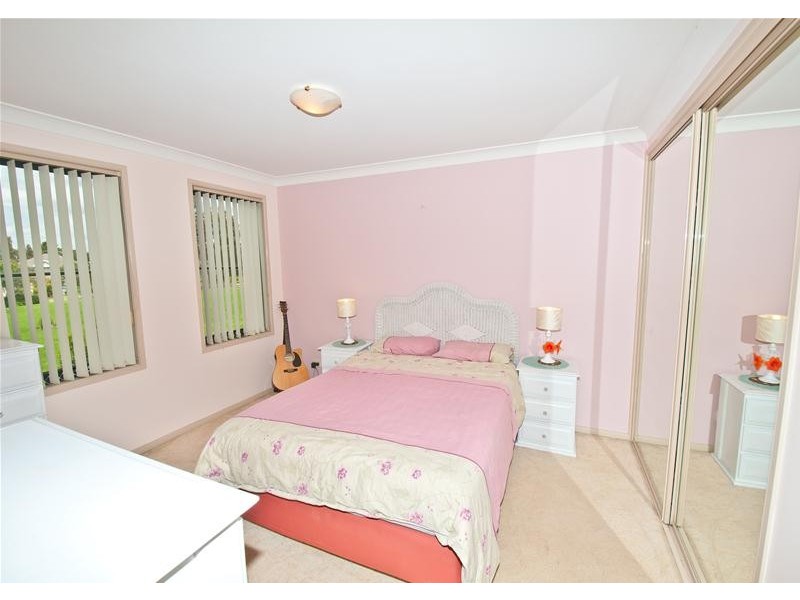 8 Rabett  Crescent, Horningsea Park NSW 2171