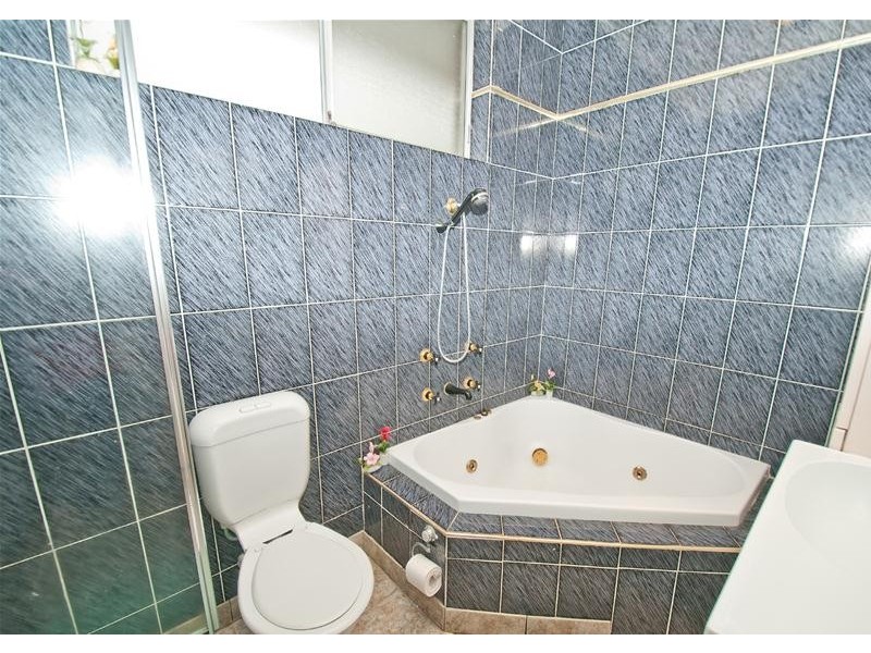 19 Ashcroft Street, Georges Hall NSW 2198