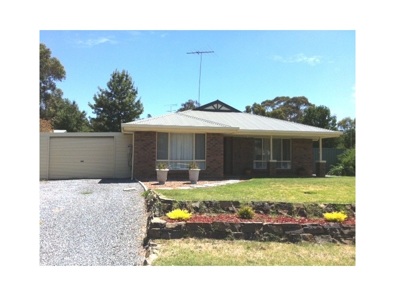 18 Mitchell Court, Williamstown SA 5351