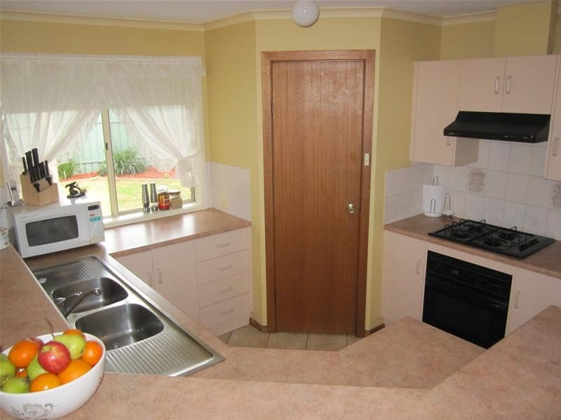 18 Mitchell Court, Williamstown SA 5351