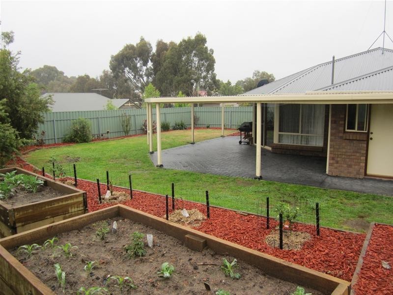 18 Mitchell Court, Williamstown SA 5351