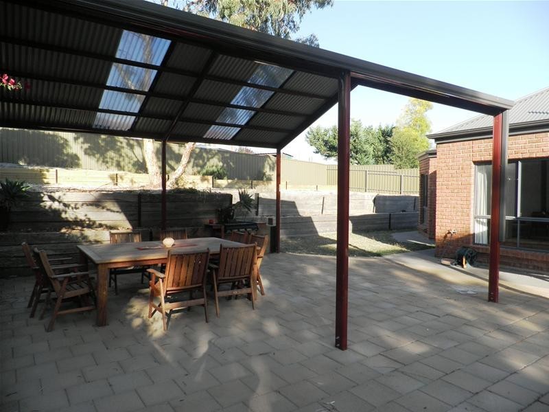 11 Robert Rankine Road, Williamstown SA 5351