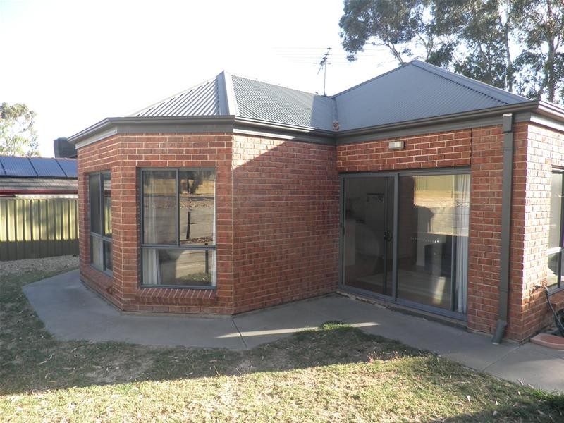 11 Robert Rankine Road, Williamstown SA 5351