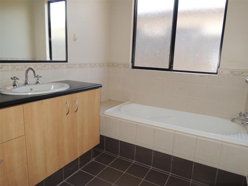 4 Derrinding Way, Kununurra WA 6743