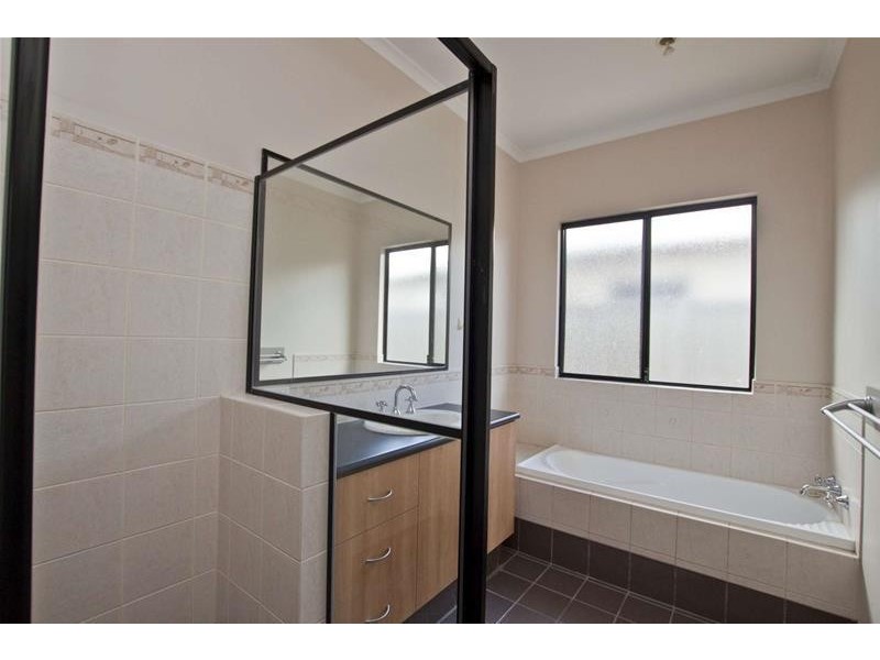 4 Derrinding Way, Kununurra WA 6743