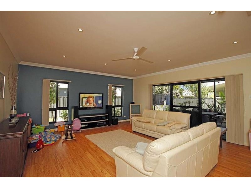 2 Emu Apple Street, Kununurra WA 6743