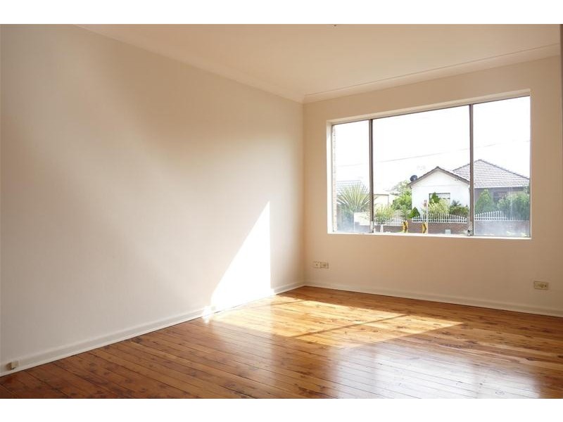 1/2 Leylands Parade, Belmore NSW 2192