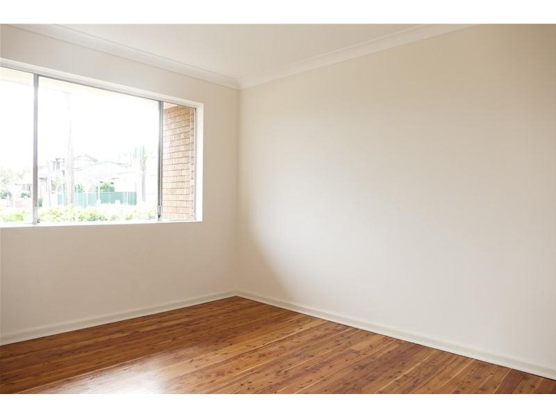 1/2 Leylands Parade, Belmore NSW 2192