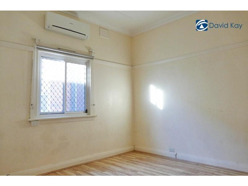 76 Canarys Road, Roselands NSW 2196