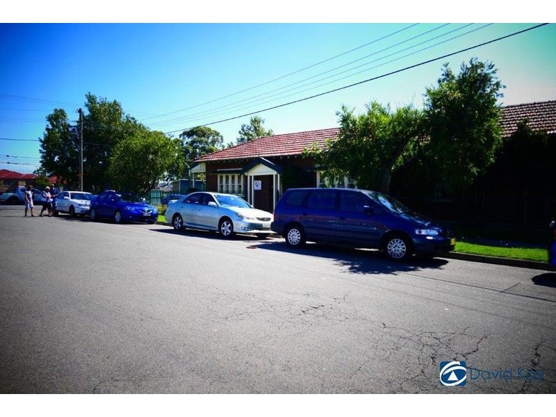 32 South Parade, Campsie NSW 2194