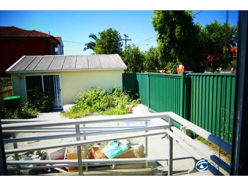 32 South Parade, Campsie NSW 2194