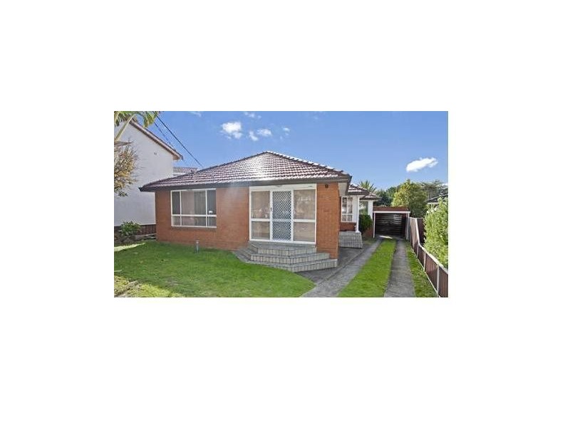 8 Tamarix Crescent, Banksia NSW 2216