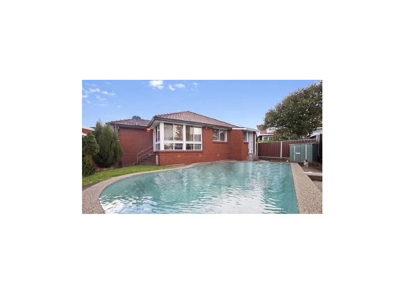 8 Tamarix Crescent, Banksia NSW 2216