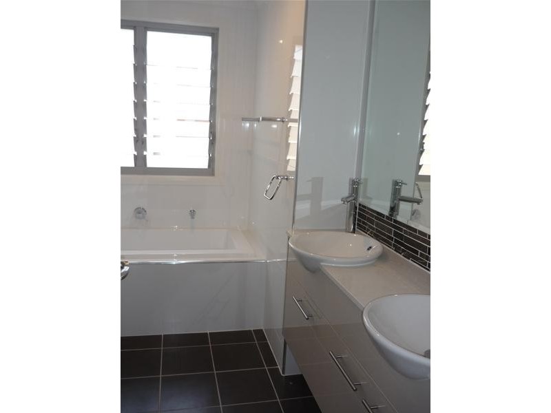 34 Eyres Street, Chifley NSW 2036