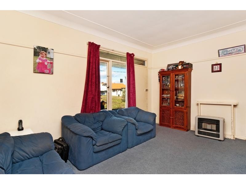 68 Lasseter Avenue, Chifley NSW 2036