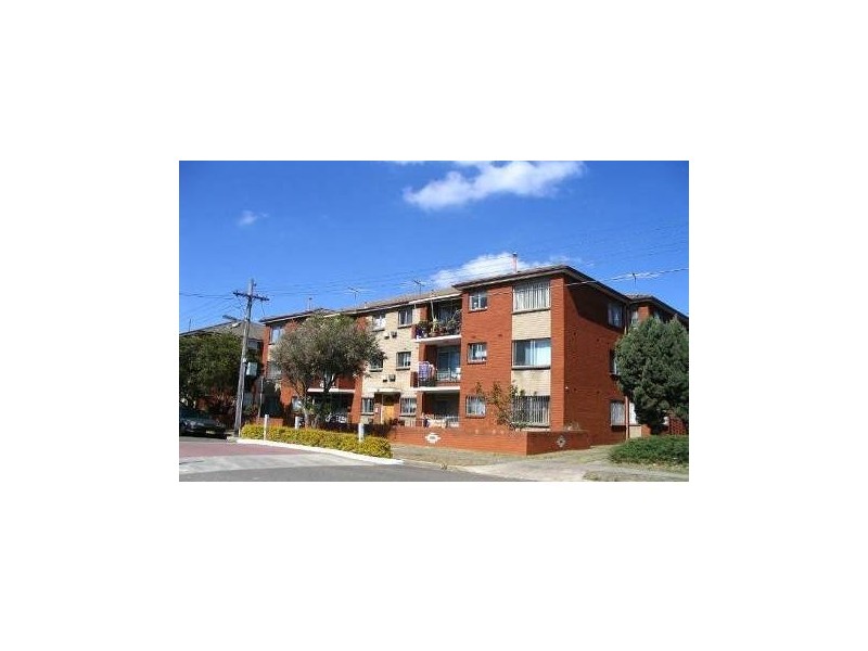 2/10 Barber Avenue, Eastlakes NSW 2018